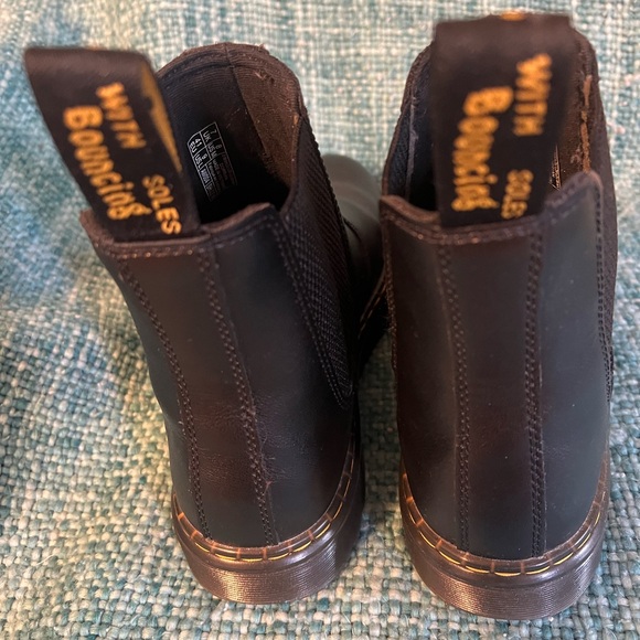 Dr. Martens 2976 Chelsea Boot - Women's Color Black Size 9 - Picture 3 of 8